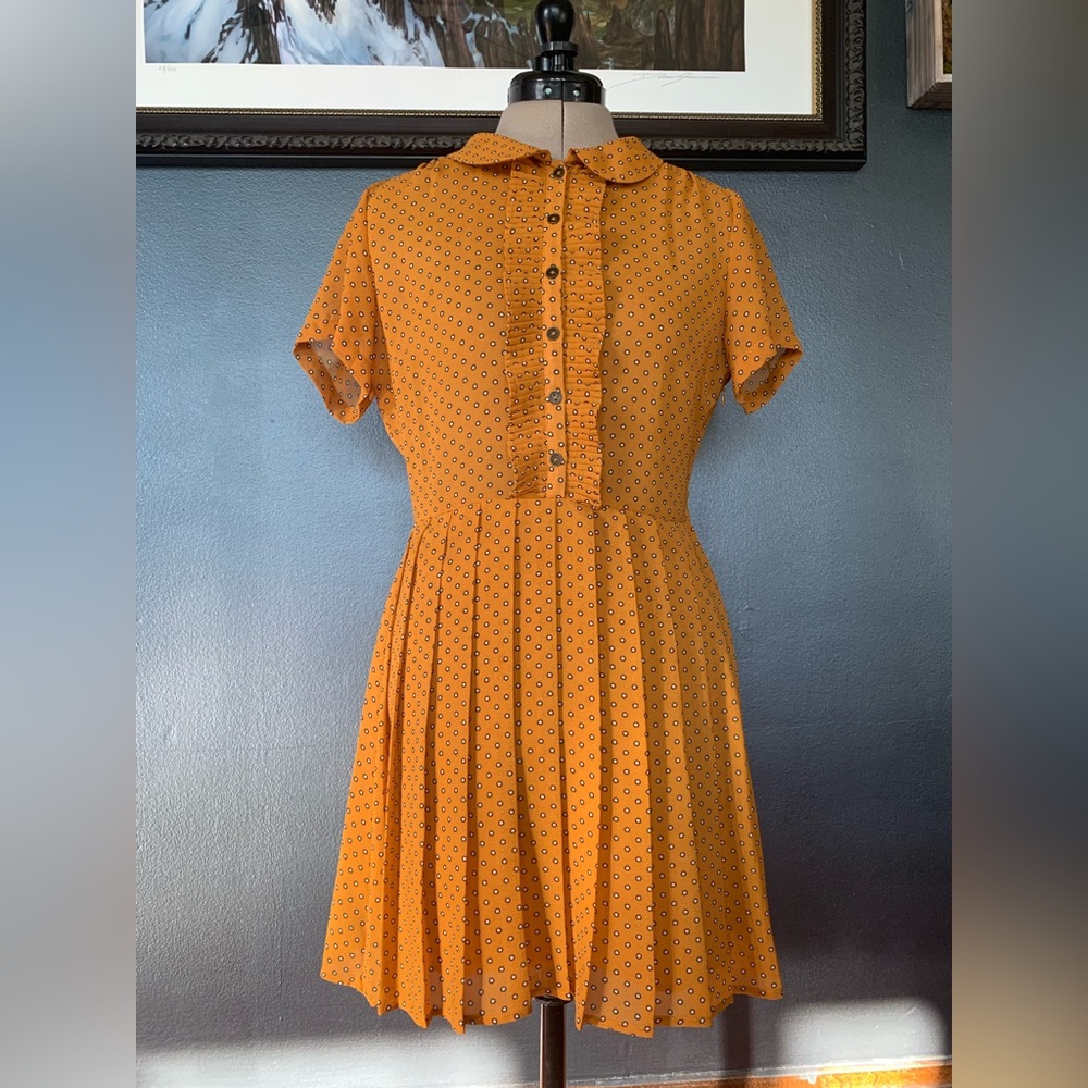 ❤️Adorable mustard peter pan/polka dots dress❤️